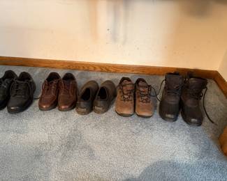 Clean Men's Shoes Sizes 10-11