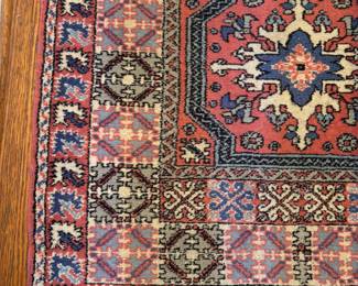 Heriz - approx. 3'x5' - color and pattern detail