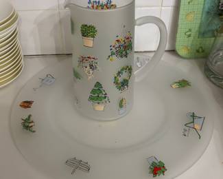 Example of Tasteful Serving Pieces