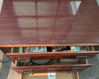 Broyhill 3 drawer chest 
$ 175.00. 30”w 18”d 31”t