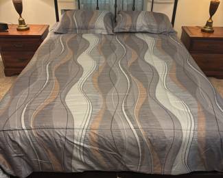 Queen size bed metal headboard Sealy Posture pedic mattress $350.00