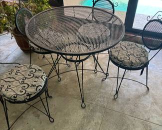 Cast aluminum ice cream parlor set $150.00
Tbl: 36”diameter 29”t
Chr: 15.5”x 15.5” x 33”t