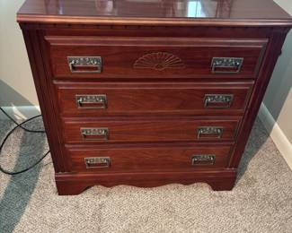 Broyhill 3 drawer chest 
$ 175.00. 30”w 18”d 31”t