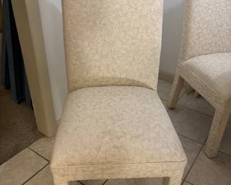 Round Wood Kithen table 4 chairs $250.00
Tbl: 42”diameter 30.5”t
Chr: 19” w 20”d 39”t