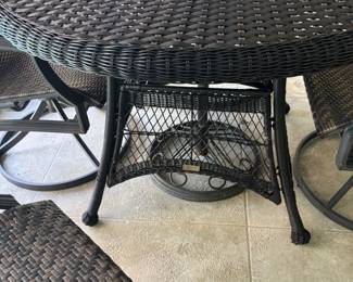 Jeco patio set 4 swivel chairs, table, umbrella and stand. $350.00
Tbl: 44”diameter 29”tn
Chr: 24”w 19”d 42”t