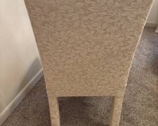 Glass top dinning table plaster base 6 chairs $450.00
Tbl: 60”L 42”w 29”t
(4) Chr w castors: 19”w 20”d 40”t (2)Chr: 19”w 20”d 39”t