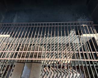 Char Broil Grill $90.00
Needs new ignitor switch