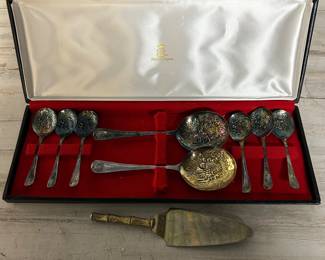 Vintage Mappin & Webb Sheffield England Silver-Plated Spoon Set w/ Case & Server