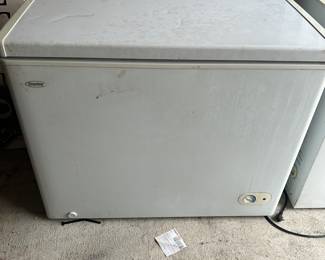 Danby 7.0 Cu. Ft. Chest Freezer – Energy-Efficient Deep Freezer with Adjustable Thermostat, Removable Storage Basket,