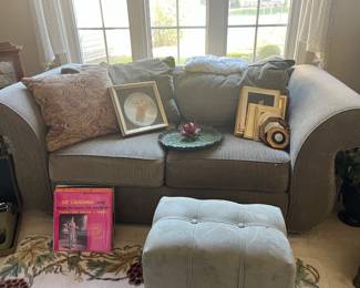 Very Nice Love Seat