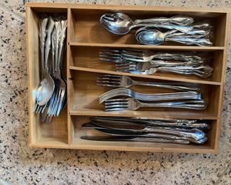Many sets of Flatware