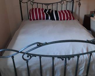 Bed Full Iron