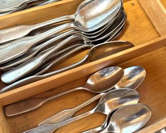 Fortessa 18/10 Stainless Steel Flatware Set – Modern Silverware Collection with Forks, Spoons & Knives