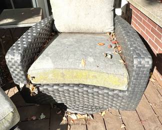 Lane Venture Outdoor Club Chair – Gray Woven Resin Design with Weathered Cushions