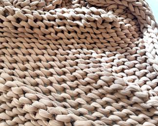 Bearaby Tree Napper Weighted Blanket in Blush – Chunky Knit Eco-Friendly Throw