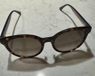 Gucci Tortoiseshell Round Sunglasses – Classic Italian Designer Eyewear with Vintage Flair