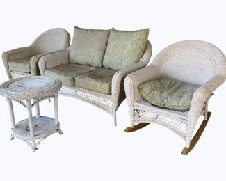 20 - 4pc Wicker Outdoor Set w/ cushions table - 22 x