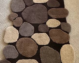 Wool very cute rug 2.6 by 6