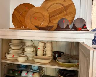Dishes, wooden plates