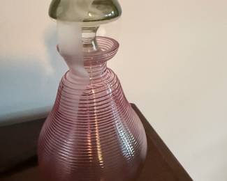 Threaded bottle with stopper