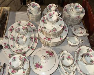 Noritake "Linda" Fine China Japan Large Set