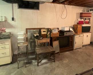 Vintage Cabinets; Console TV; Stereo; Albums; Recors; 8-Tracks; Coolers