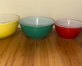 Pyrex Primary Colors Nesting Bowls