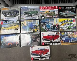 2020  13 Auto Model Kits 