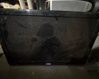 2852  Toshiba 40 Flatscreen TV 