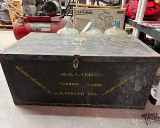 2258  Vintage Trunk 