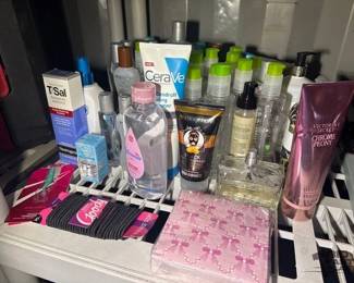 2886  Makeup Products 