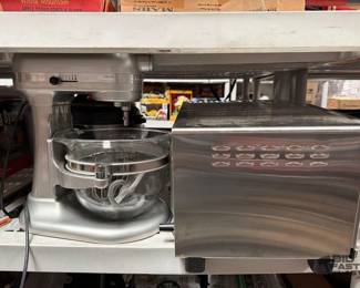 2236  Kitchen Aid Mixer with Attachments, Instant Pot, Nuwave Bravo XL Pro Smart OvenAir Fryer 