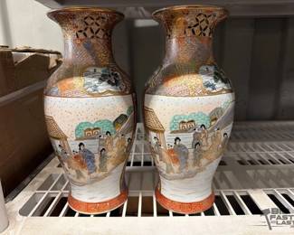 8112  2 Oriental Style Vases 