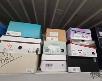 6002  NEW 9 Pairs Of Shoes 