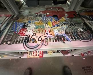 2274  5 Sign Collection, With License Plate Map 