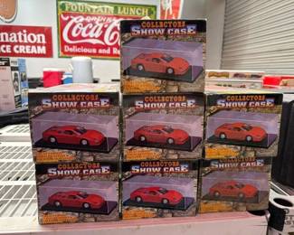 2290  7 Collectors Showcases 