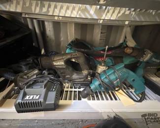 2820  Power Tool Assortment 