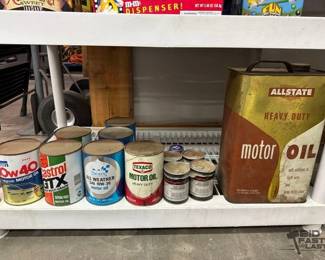 2388  Vintage Oil Cans 