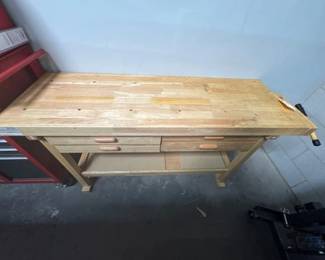 2052  wood workbench 