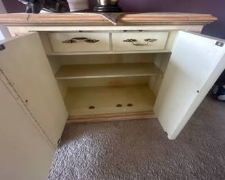 Buffet cabinet open