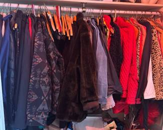 Clothing - Women's hats, purses