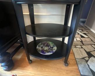 Oval serving table