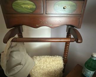 Valet stand wood
