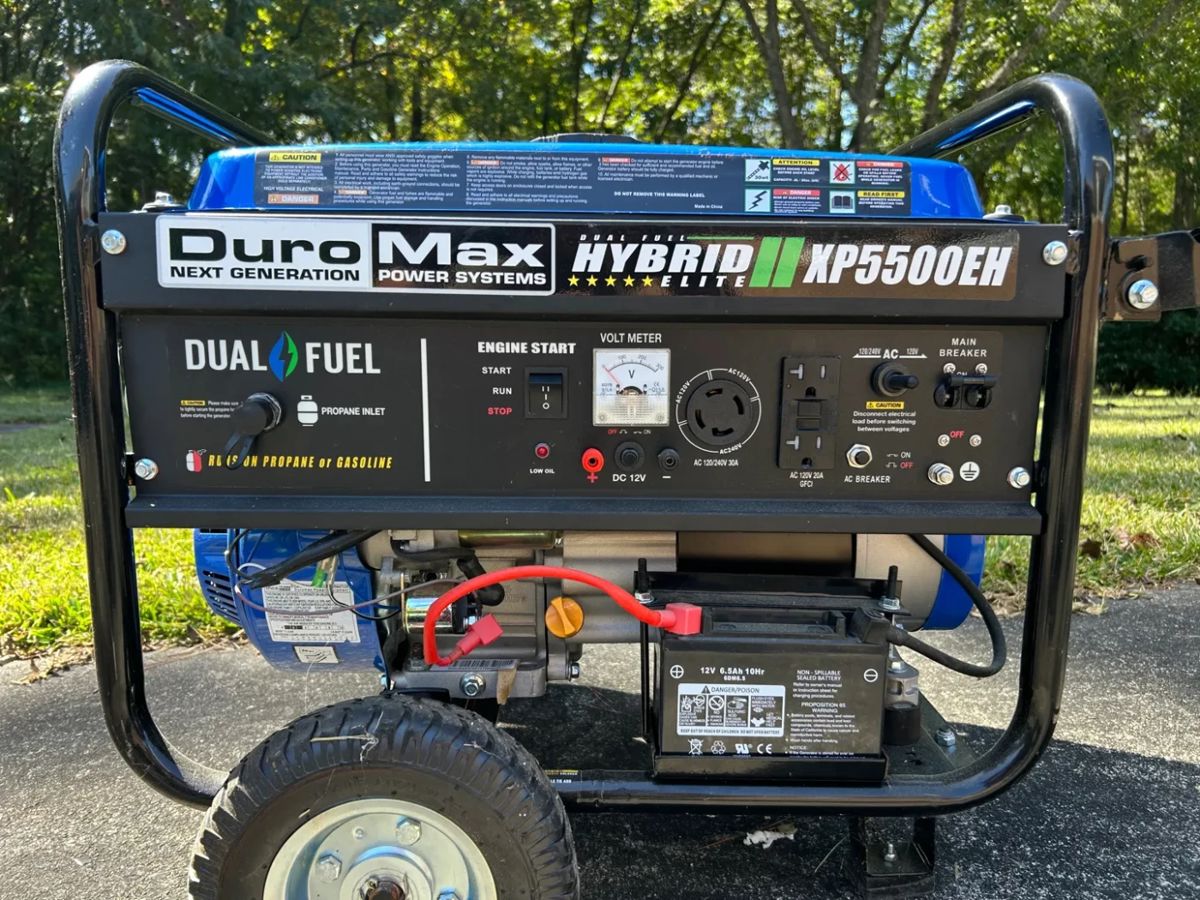 001 DuroMax XP5500 EH 5500W Dual Fuel Portable Generator