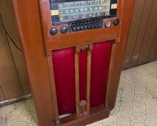 002 1939 RCA Victor K60 Console Radio
