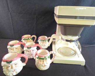 Vintage 8 Cup Mr. Coffee Automatic Coffee Maker And 6 Santa Coffee Hot Coco Mugs