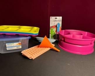 Misc Picnic And Plastic Ware Mystery Lot
