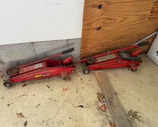 Floor jacks