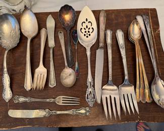 Silver and silverplated pieces