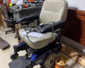 Mobility scooter. Battery does not hold charge will need to replace battery.